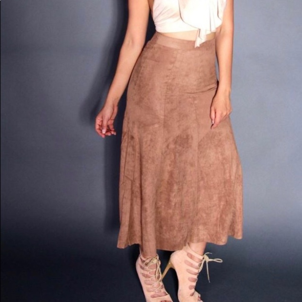 Suede brown skirt